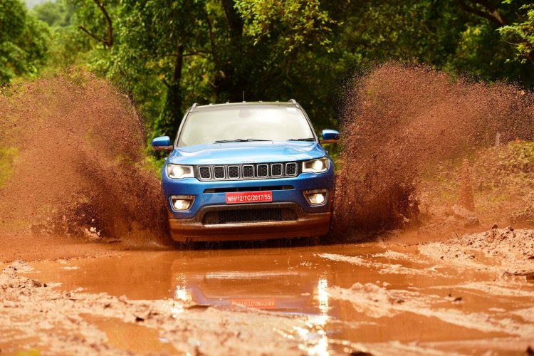 Jeep Compass front off-roading