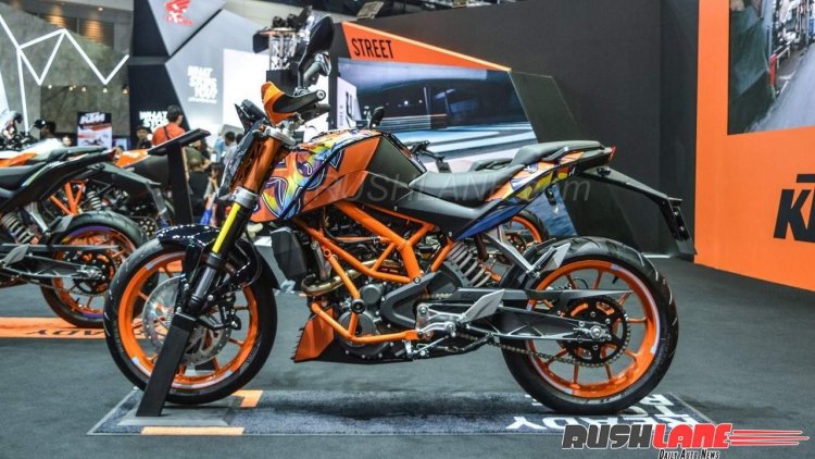 KTM 250 Duke Special Edition at 2018 BIMS right side