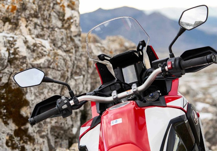 2018 Honda Africa Twin press cockpit