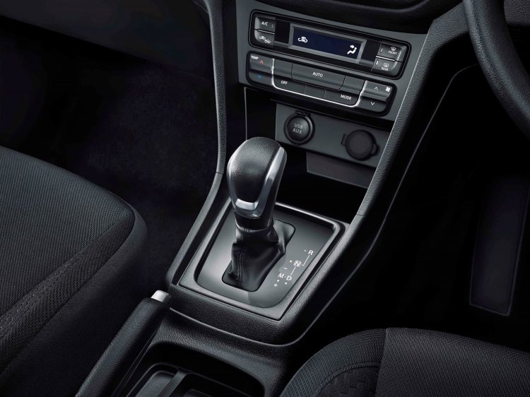 2018 Maruti Vitara Brezza AMT gear selector