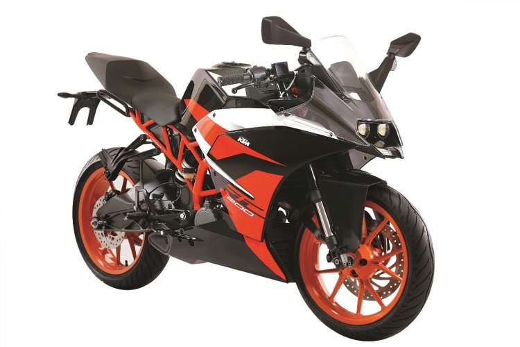 KTM RC200 Black colour variant front quarter