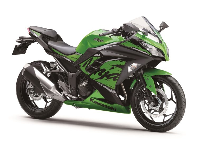 Kawasaki Ninja 300 2018 green front right quarter
