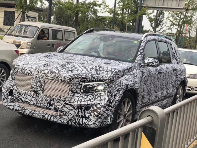 mercedes glb front three quarters spy shot