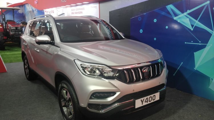 Mahindra Rexton front showcased AGM