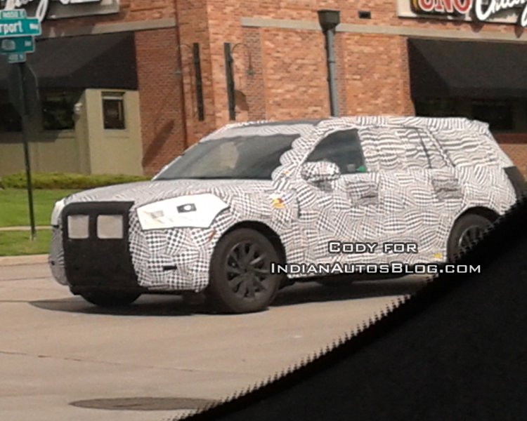 2019 Lincoln Aviator Front Three Quarters Spy Shot