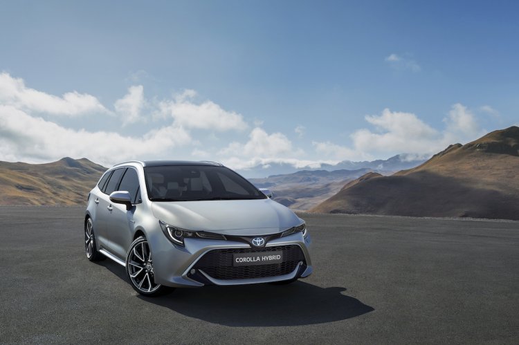 2019 Toyota Corolla Touring Sports Front Three Qua