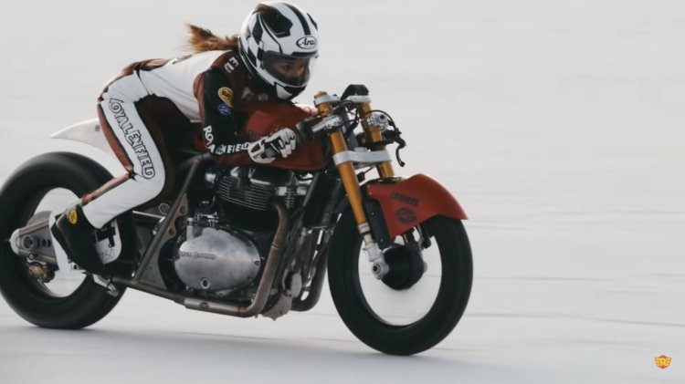 Royal Enfield Continental Gt At Bonneville Salt Flats