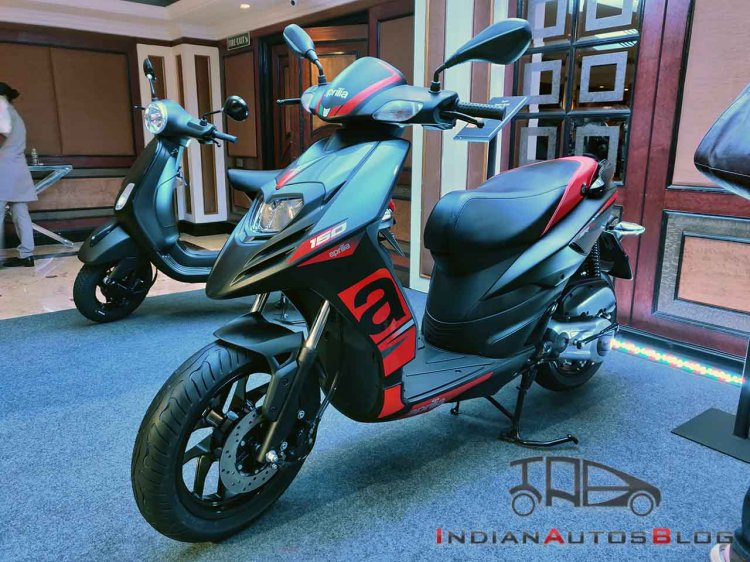 2018 Aprilia Sr 150 Facelift Image Front Three Qua