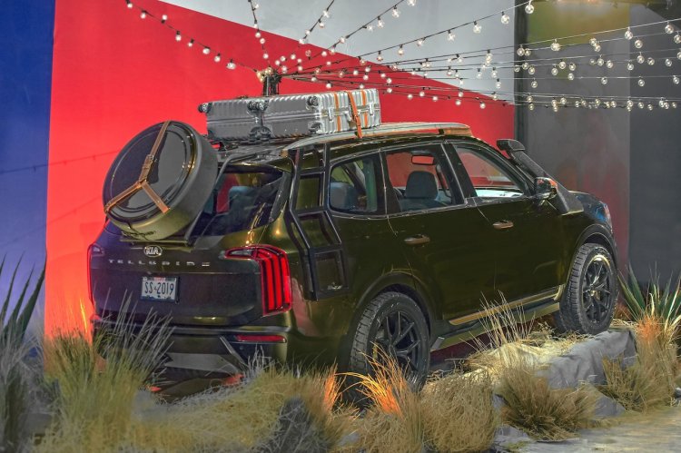 Production Kia Telluride Rear Three Quarters