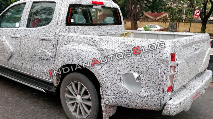 2019 Isuzu D Max V Cross Facelift Spy Shot India