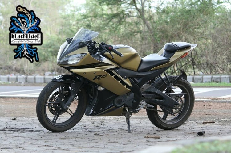 Yamaha YZF R15 Matt Gold Blacklisted Nagpur Left Front