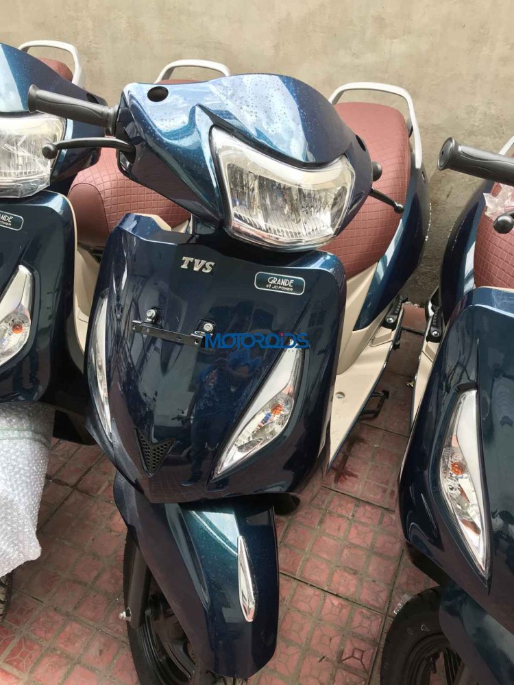 Tvs Jupiter Grande Edition Spied Front Close Up