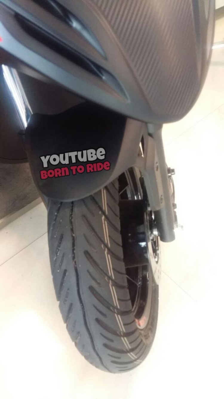 Aprilia SR 150 Carbon Edition Dealership Front Wheel