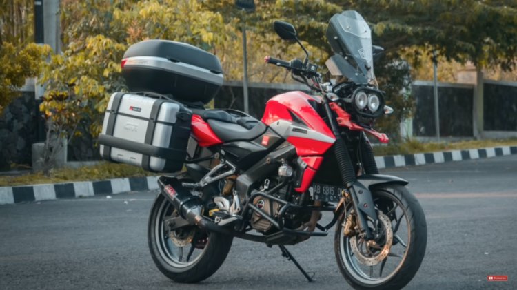 Bajaj Pulsar Ns200 Adventure Front Right Quarter