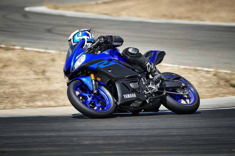 2019 Yamaha R3 Images Side Profile Yamaha Blue Act