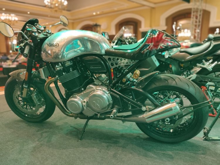 Norton Dominator Left Side