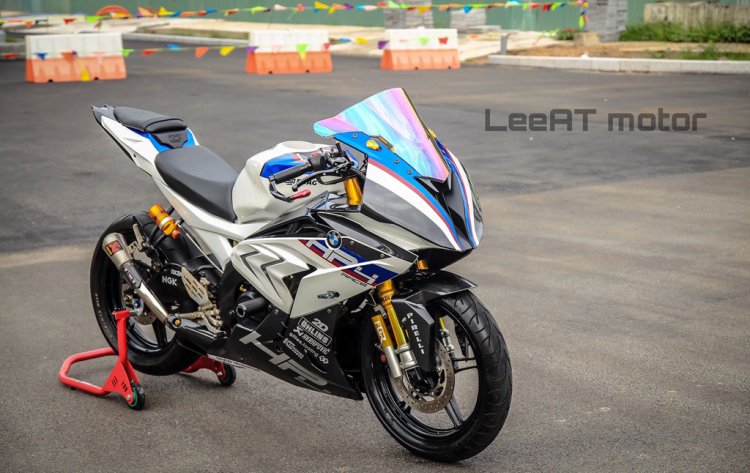 Yamaha YZF-R15 transformed into a BMW S1000RR HP4 Race