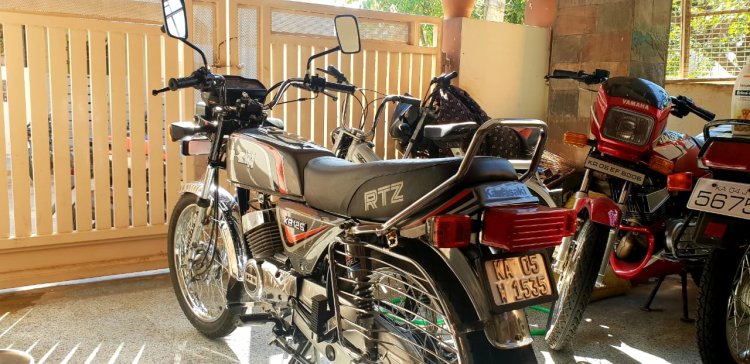 Kawasaki Bajaj 125 Rtz Restored By Vivek Left Rear
