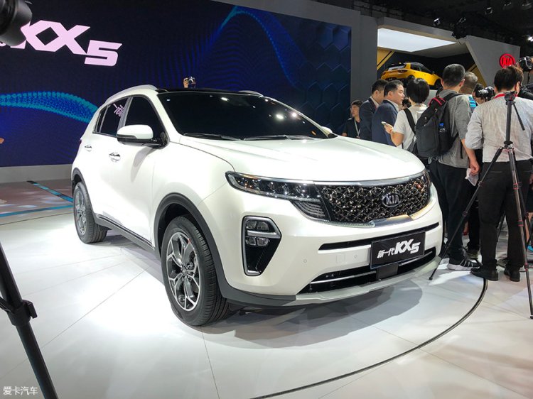 2019 Kia Kx5 2019 Kia Sportage Front Three Quarter