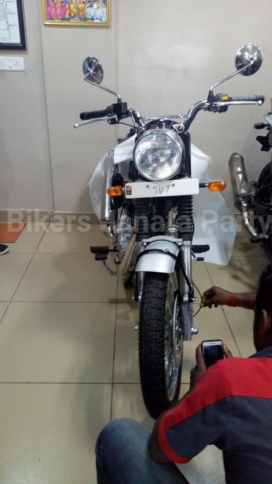 Royal Enfield Classic 500 Scrambler Spied Front Pr