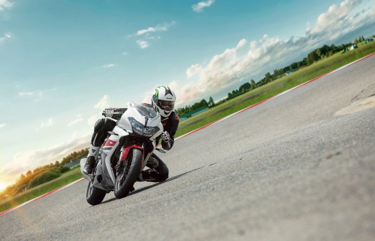 Benelli 302r Launched In India Action Shot