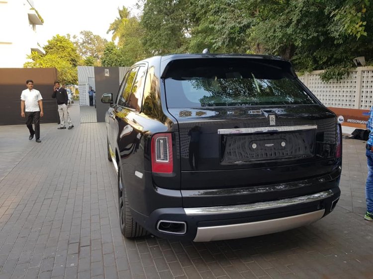 Rhd Rolls Royce Cullinan Rear Three Quarters