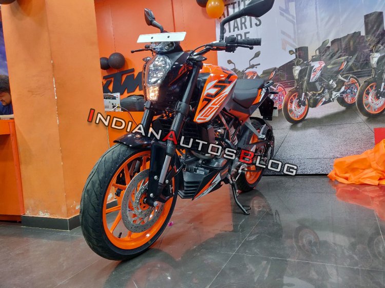 Ktm 125 deals duke rc price