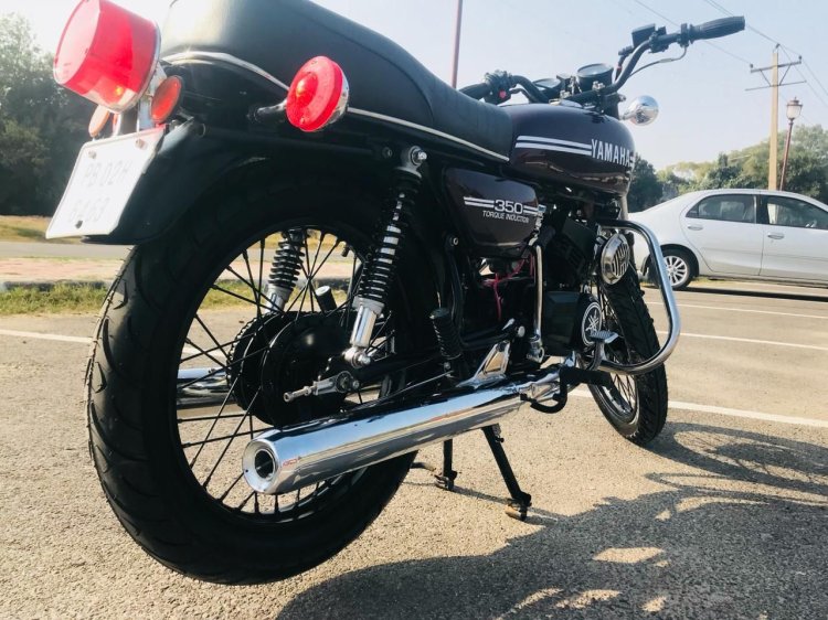 Yamaha Rx100 Restored By Prateek Bluesmokecustoms