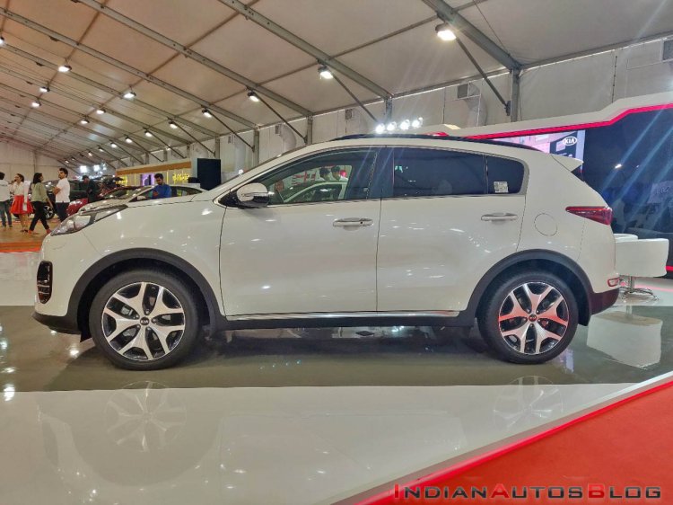 Kia Sportage Autocar Performance Show Images Side
