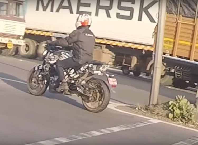 Bajaj Dominar 400 2019 Spied Testing Left Rear Qua