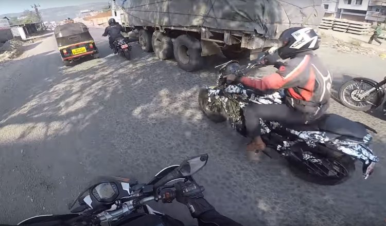 2019 Bajaj Dominar 400 Facelift Spied Road Testing