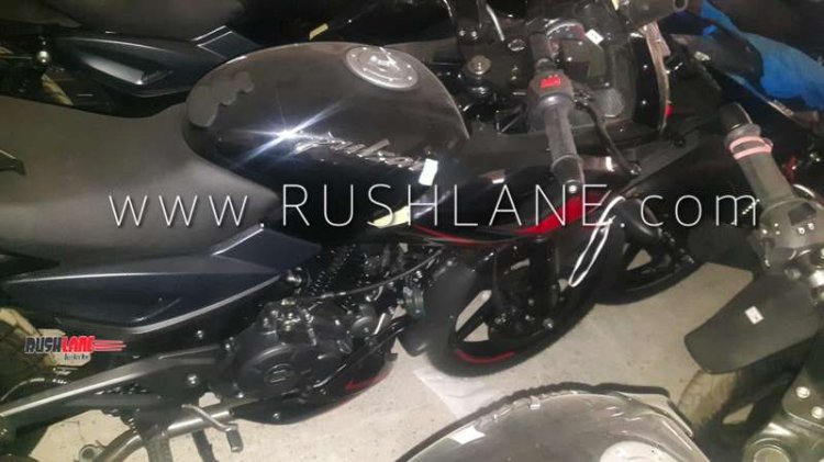 Bajaj Pulsar 220 Abs Spied At Dealership Right Side