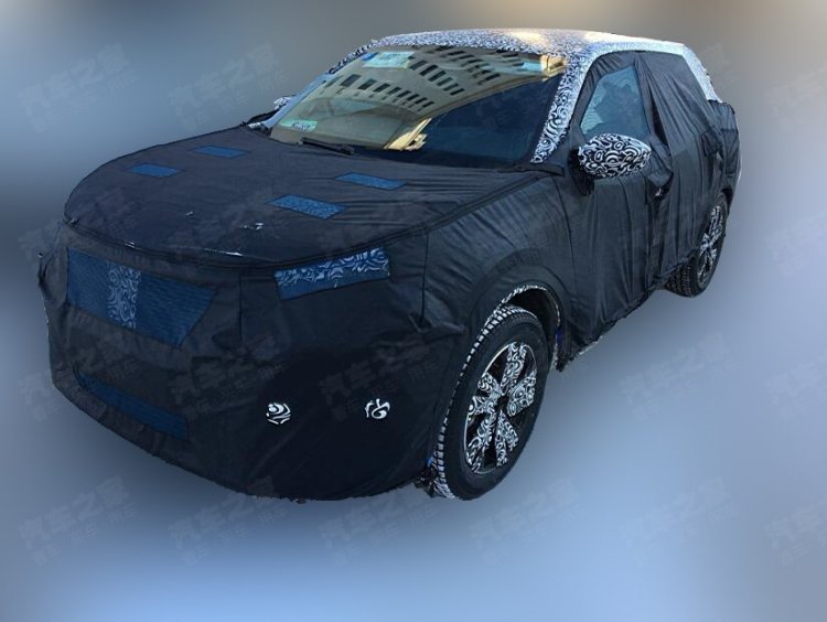 2020 Peugeot 2008 Front Three Quarters Spy Shot