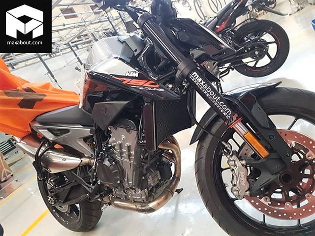 Ktm 790 Duke Spied In India Dealership Front Right