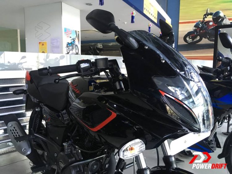 Bajaj Pulsar 180f At Dealership Right Front Quarte