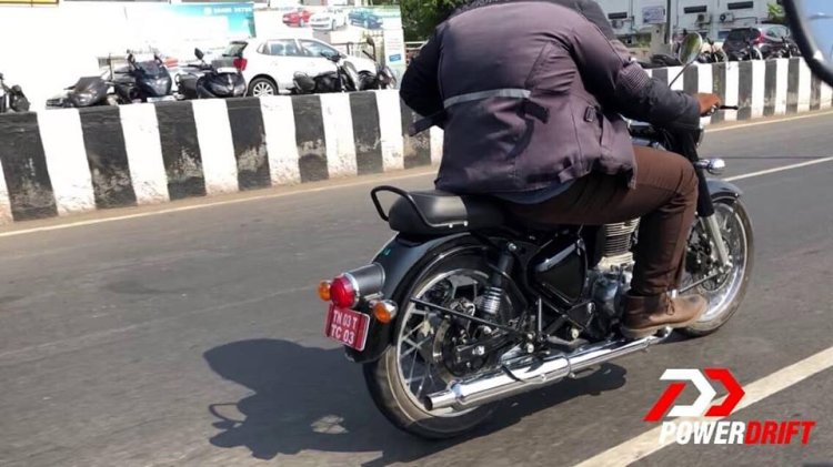 Royal Enfield Classic Bs Vi Spied Right Rear Quart