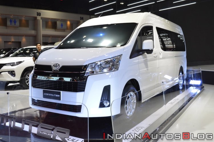 Toyota hiace commuter 2019 hot sale price