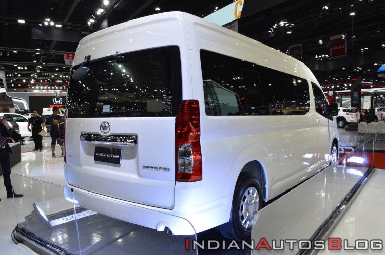 2019 hiace commuter