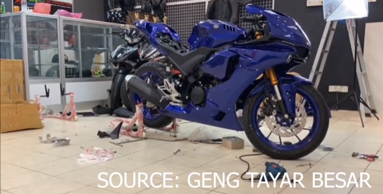 Yamaha Yzf R15 To Yzf R1m Transformation Featured