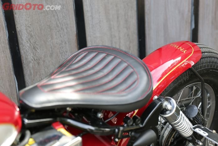 Modified Royal Enfield Classic 500 gets Bobber styling