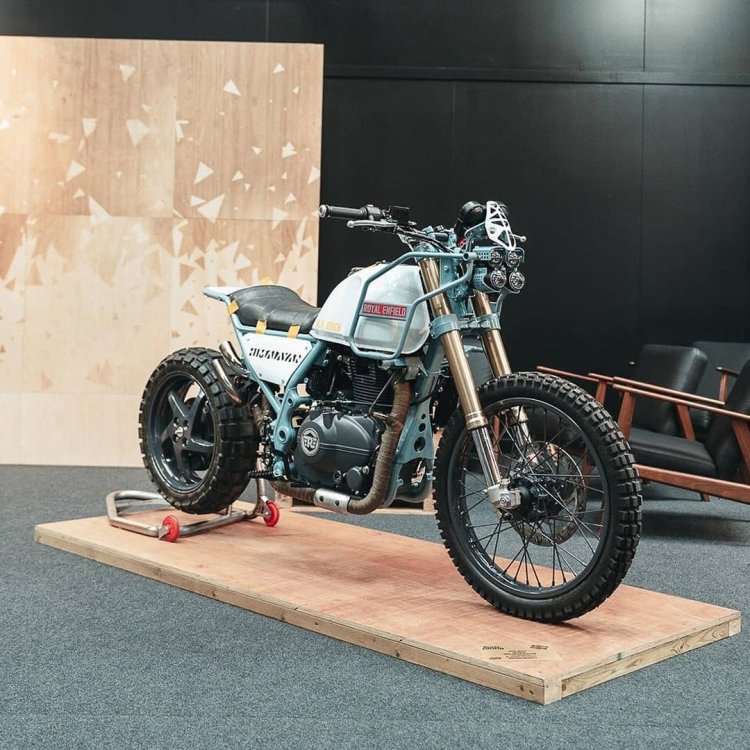 royal enfield himalayan bobber