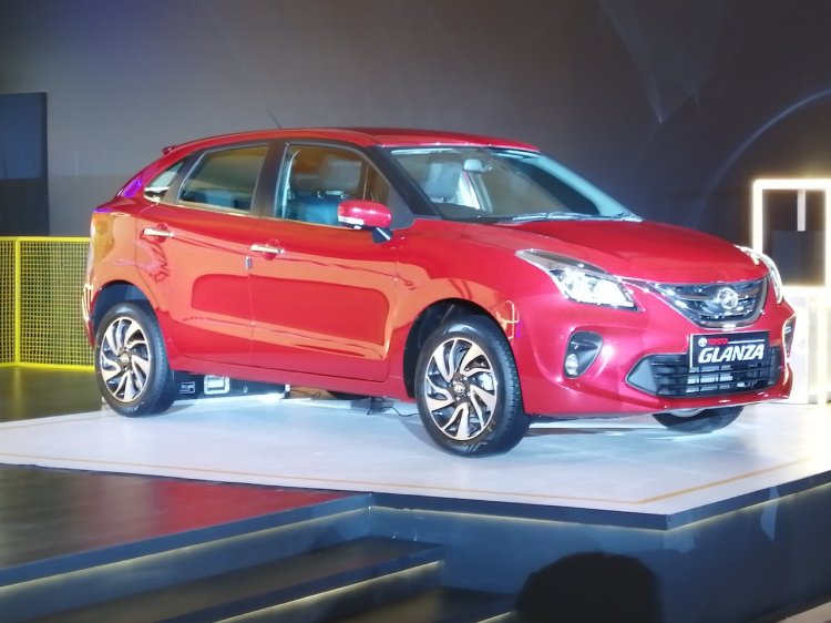Toyota Glanza Front Three Quarters Live Image