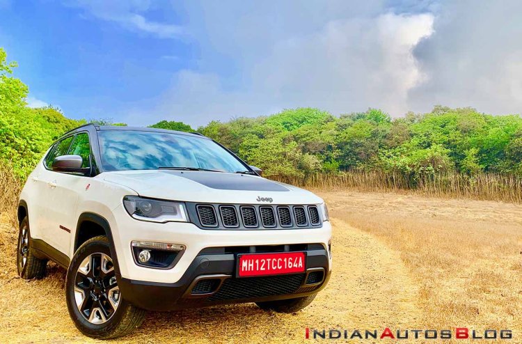 Jeep Compass Trailhawk Front Three Quarters