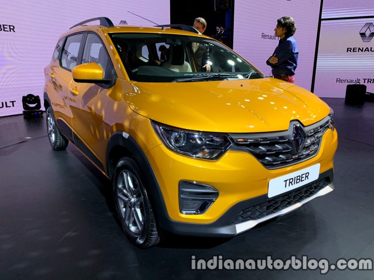 Renault Triber Front Three Quarters Right Side