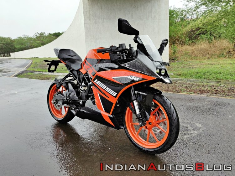 Ktm Rc125 Review Still Shots Right Front Quarter