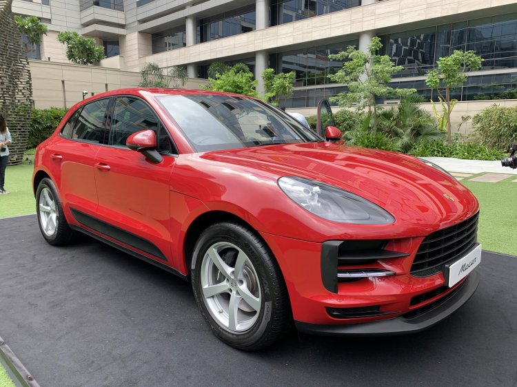 Porsche Macan Exterior Front Quarter 1
