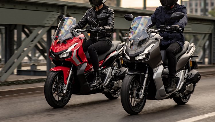Honda Adv 150 Outdoor Shot Left Front Quarter