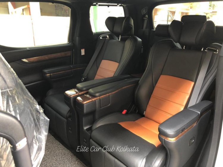 Toyota Vellfire Interior 2