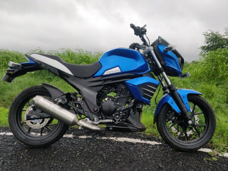 2019 Mahindra Mojo Abs Blue Side Profile