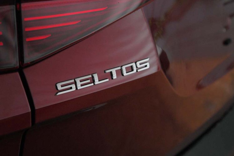 Kia Seltos Images Rear Badge